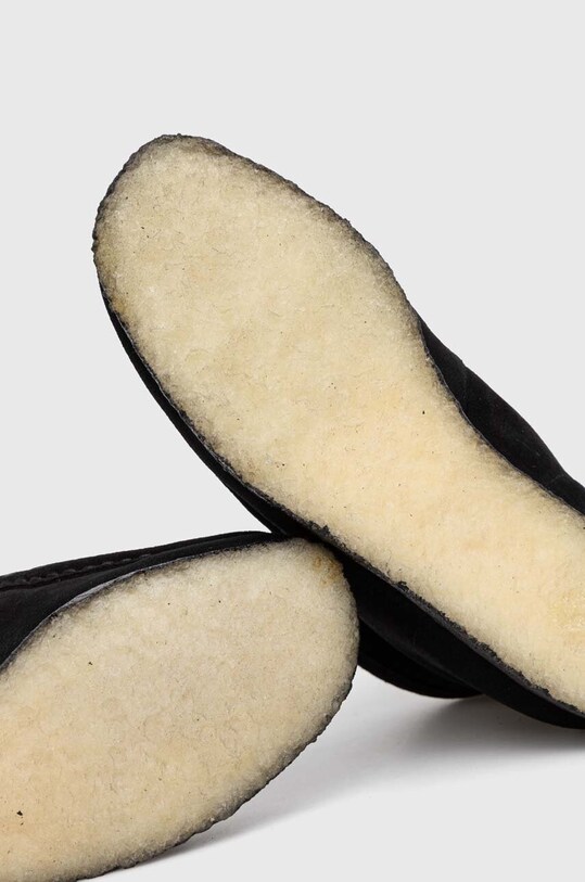 Clarks Originals cizme din piele întoarsă Wallabee Hi 26169534 negru