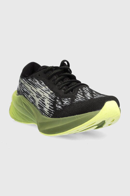 Tekaški čevlji Asics Novablast 3 1011B458.005 črna AW23