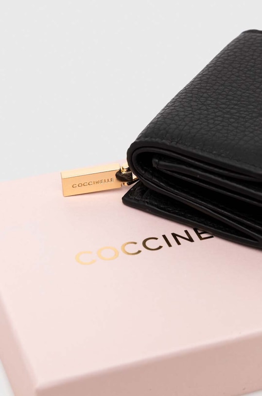 Шкіряний гаманець Coccinelle чорний E2.MW5.11.B8.01