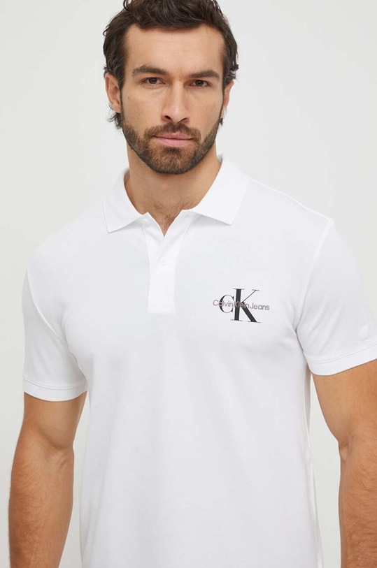 Polo tričko Calvin Klein Jeans potlač biela J30J323395