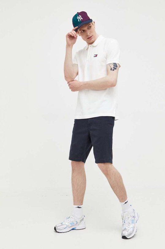 Tommy Jeans polo bawełniane DM0DM16224 beżowy AW23
