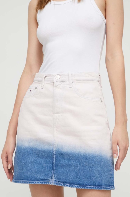 Tommy Jeans spódnica jeansowa casual różowy DW0DW16071