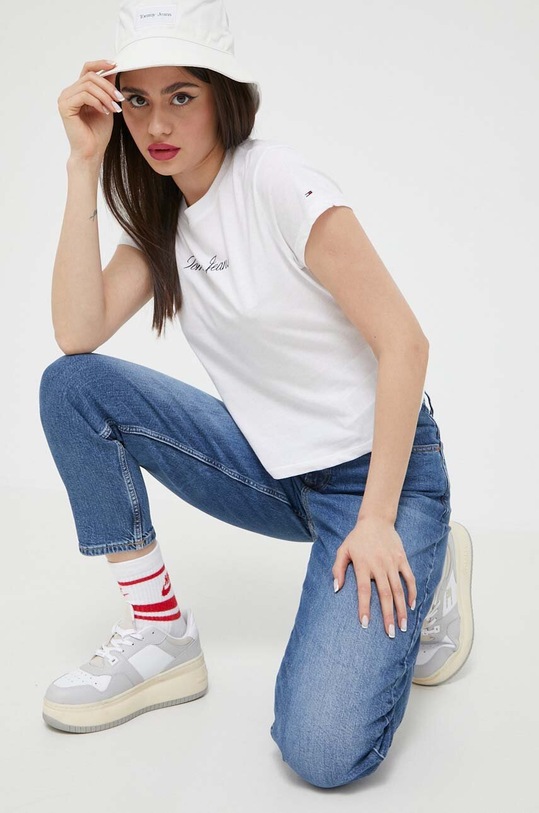 Tommy Jeans jeansy MOM JEAN DW0DW16017 granatowy AW23
