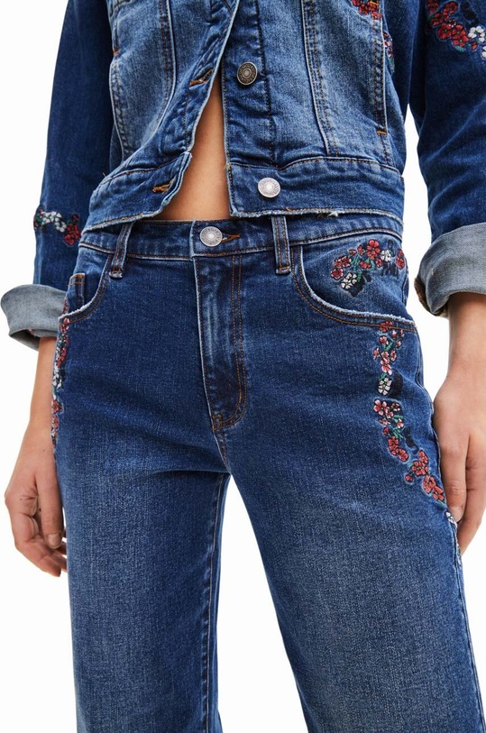 Odzież Desigual jeansy 23WWDD42 niebieski