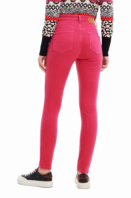 Desigual jeansy 23WWDD92 różowy AW23