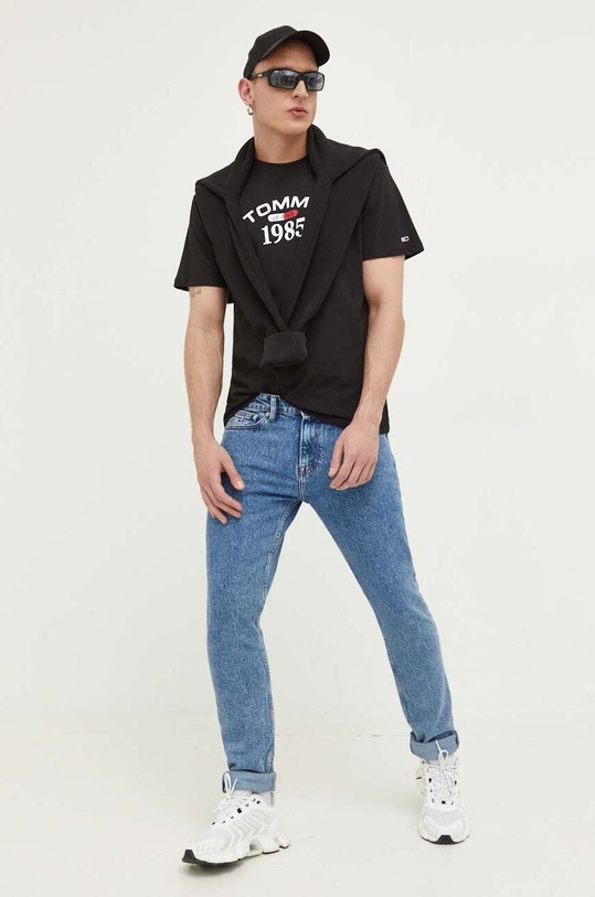 Tommy Jeans jeansy Scanton DM0DM17370 niebieski AW23