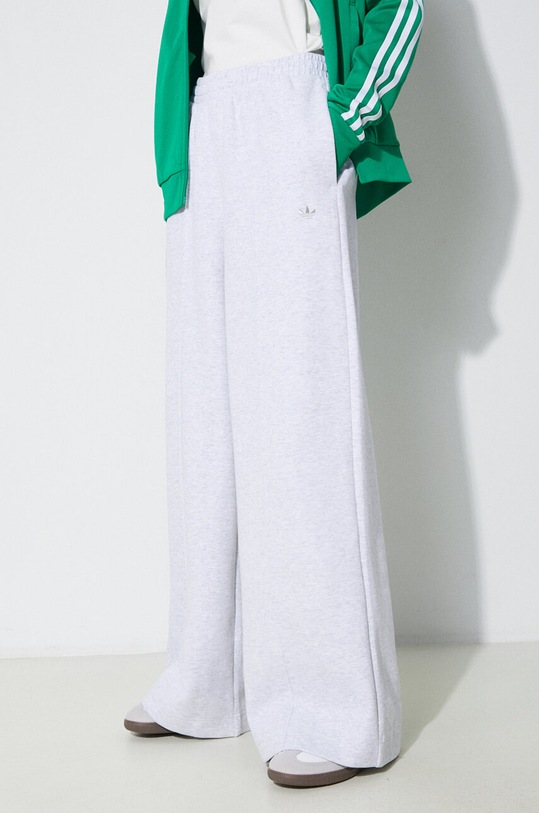 Спортивные штаны adidas Originals трикотаж серый IL0849