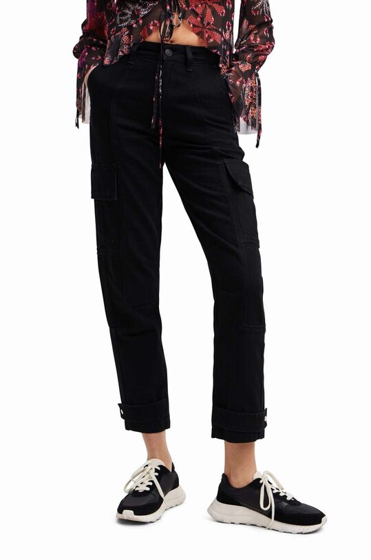 Desigual spodnie Planet friendly czarny 23WWDD41