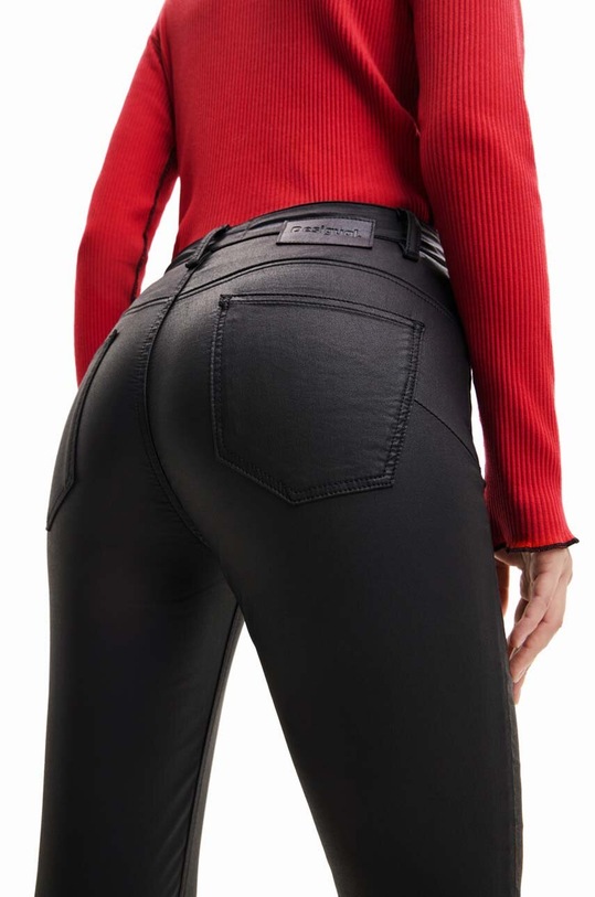 Odzież Desigual spodnie 23WWPW21 czarny