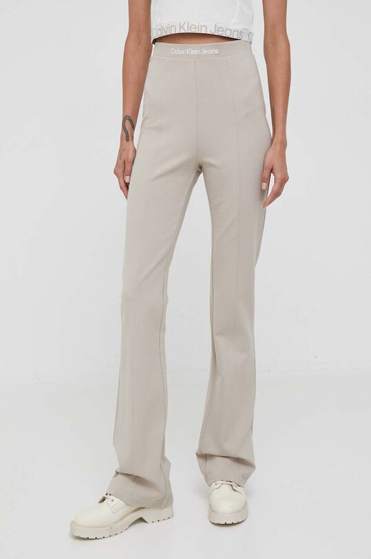 Παντελόνι Calvin Klein Jeans με ελαστάν μπεζ J20J221917