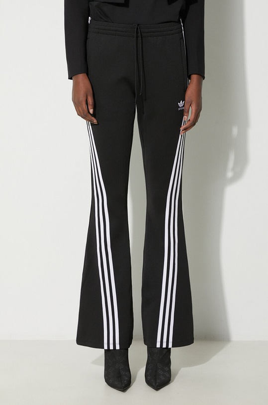 adidas Originals spodnie dresowe Flared TP aplikacja czarny IV9327