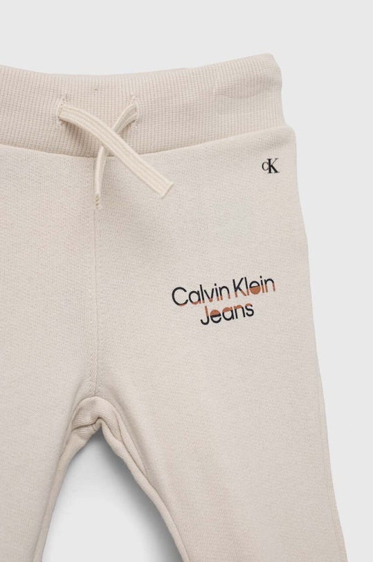 Chłopiec Calvin Klein Jeans spodnie dresowe niemowlęce IN0IN00082.9BYX beżowy