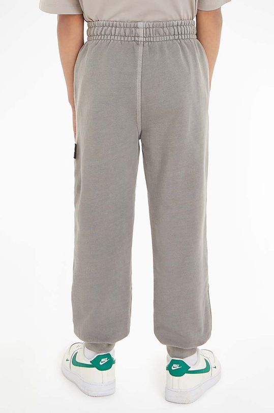 Calvin Klein Jeans spodnie dresowe bawełniane dziecięce IB0IB01810.9BYX