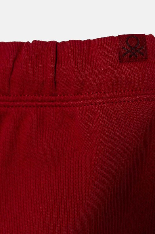 Băieți United Colors of Benetton pantaloni de trening din bumbac pentru copii 3J68GF027.P.SEASONAL burgundia