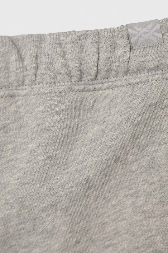 Chłopiec United Colors of Benetton spodnie dresowe bawełniane dziecięce 3J68GF027.P.SEASONAL szary