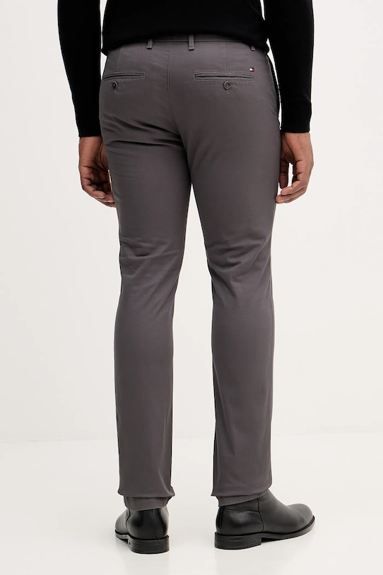 Odzież Tommy Hilfiger spodnie MW0MW26619 szary