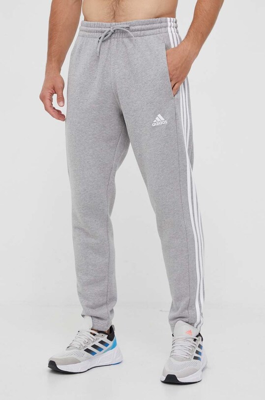 Βαμβακερό παντελόνι adidas απλικέ γκρί IC0052