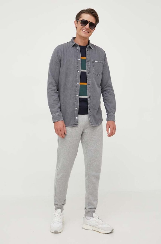 Pepe Jeans spodnie dresowe Ryan PM211620.933 szary AW23