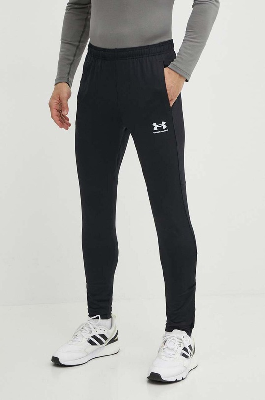 Tréningové nohavice Under Armour Challenger s elastanom čierna 1379587