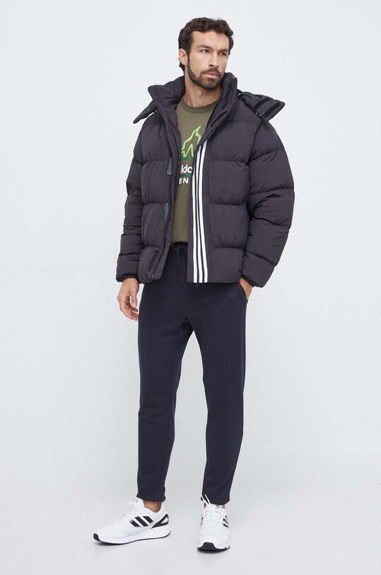 Under Armour spodnie dresowe 1379774 czarny SS24