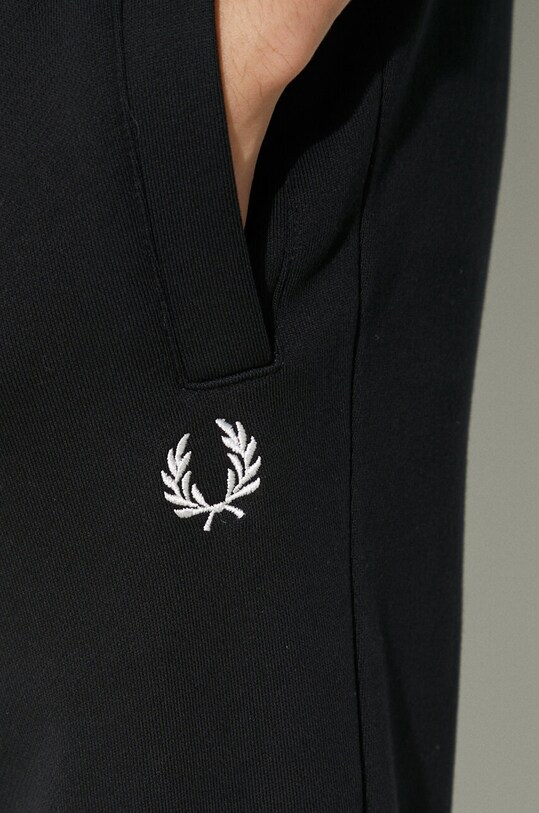 Bavlnené tepláky Fred Perry čierna T5505.102