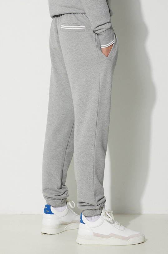 Ρούχα Βαμβακερό παντελόνι Fred Perry T5505.420 γκρί