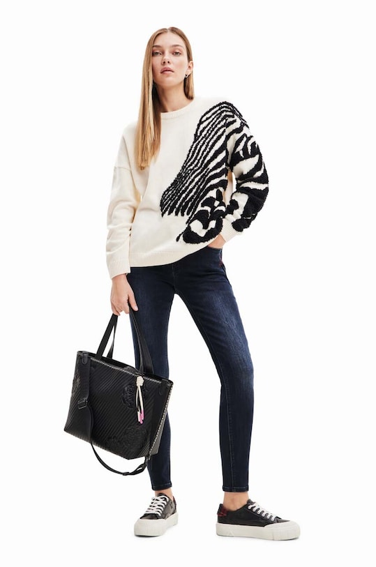 Pulover Desigual bijela 23WWJF10