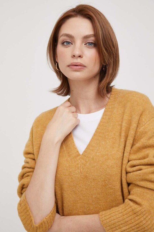 Pepe Jeans sweter z domieszką wełny Denisse szpic żółty PL702038.855