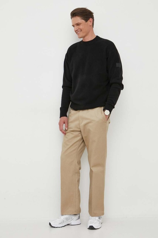 Calvin Klein sweter z domieszką wełny okrągły czarny K10K110401