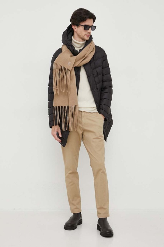 Ένα πουλόβερ σε μείγμα μεταξιού Guess M3BR10.Z3052 μπεζ AW23