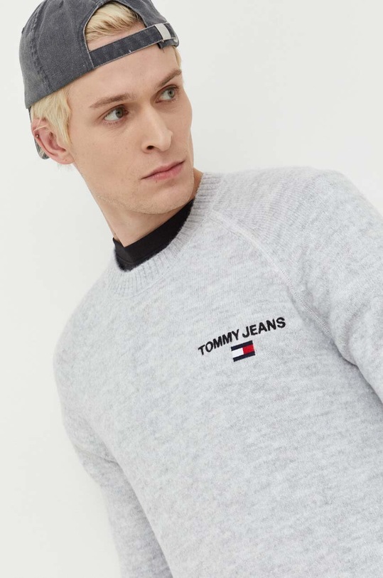 Svetr Tommy Jeans šedá DM0DM17756
