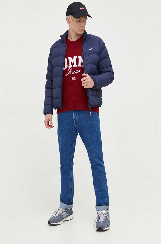 Svetr Tommy Jeans DM0DM17759 burgundské AW23