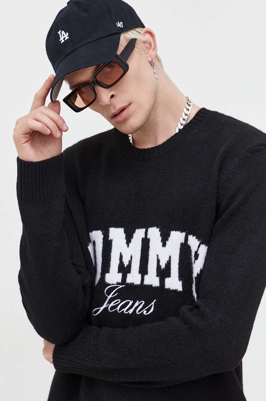 Πουλόβερ Tommy Jeans μαύρο DM0DM17759