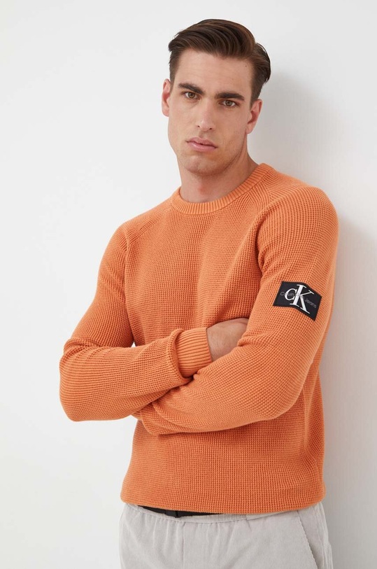 Памучен пуловер Calvin Klein Jeans памук оранжев J30J323989