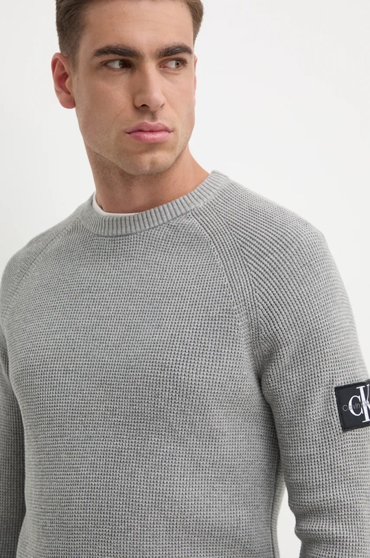 Хлопковый свитер Calvin Klein Jeans серый J30J323989