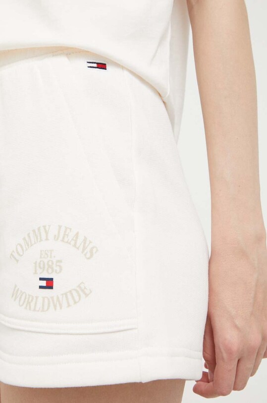 Tommy Jeans pantaloni scurti din bumbac bej DW0DW15870