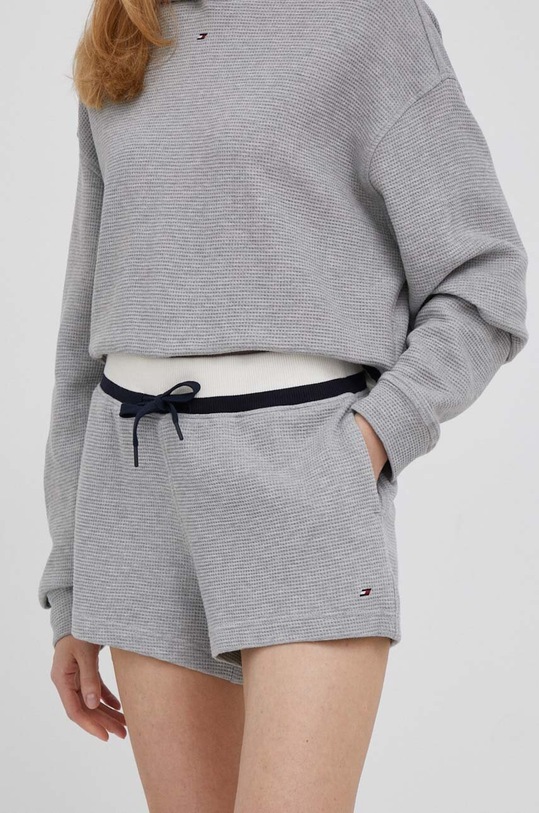 Šortky Tommy Hilfiger s elastanom sivá S10S101710