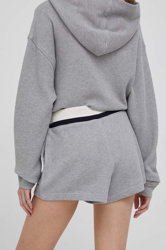 Oblečenie Šortky Tommy Hilfiger S10S101710 sivá