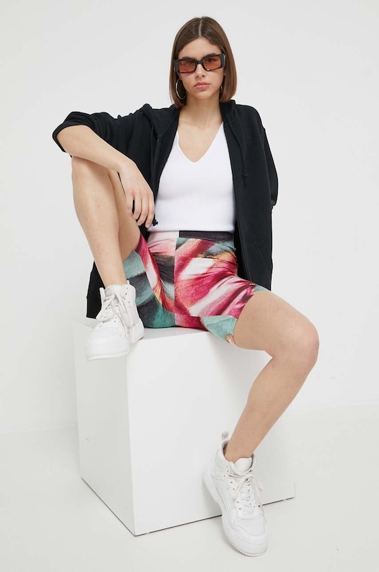 Kraťasy On Vacation OVC.P41 vícebarevná AW23