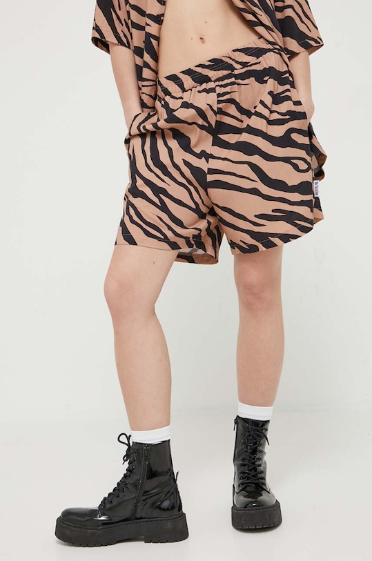 Oblečenie Šortky On Vacation OVC.P39 hnedá