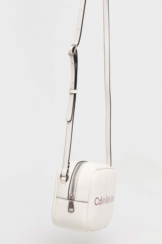 Kabelka Calvin Klein Jeans bílá K60K610275
