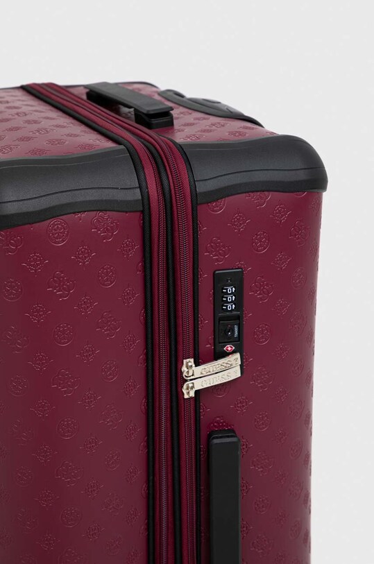 Guess walizka 77x46x33 cm fioletowy TWD745.29880