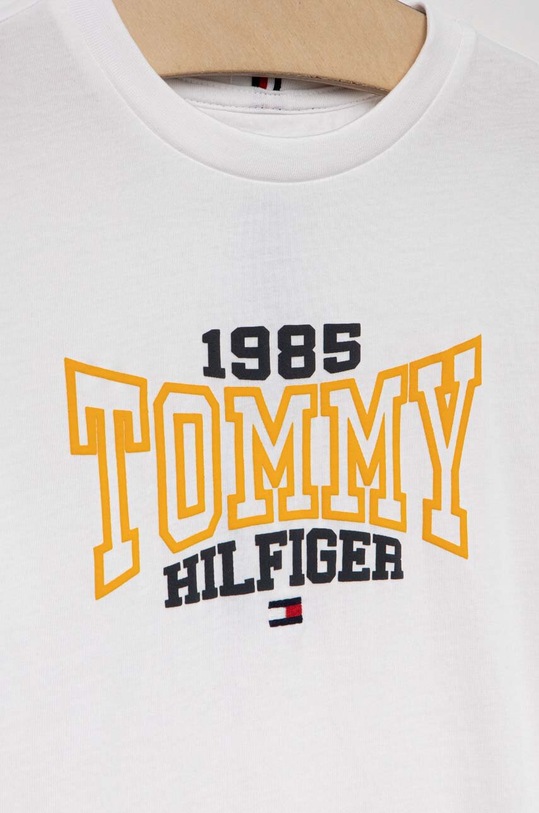 Chłopiec Tommy Hilfiger t-shirt bawełniany dziecięcy KB0KB08323.74.122.9BYX biały