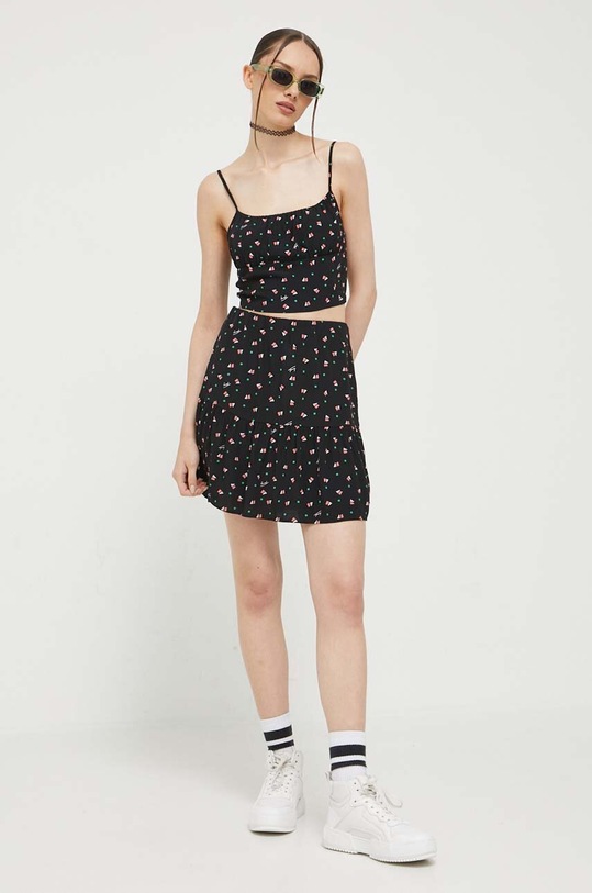 Top Tommy Jeans DW0DW15911 černá AW23