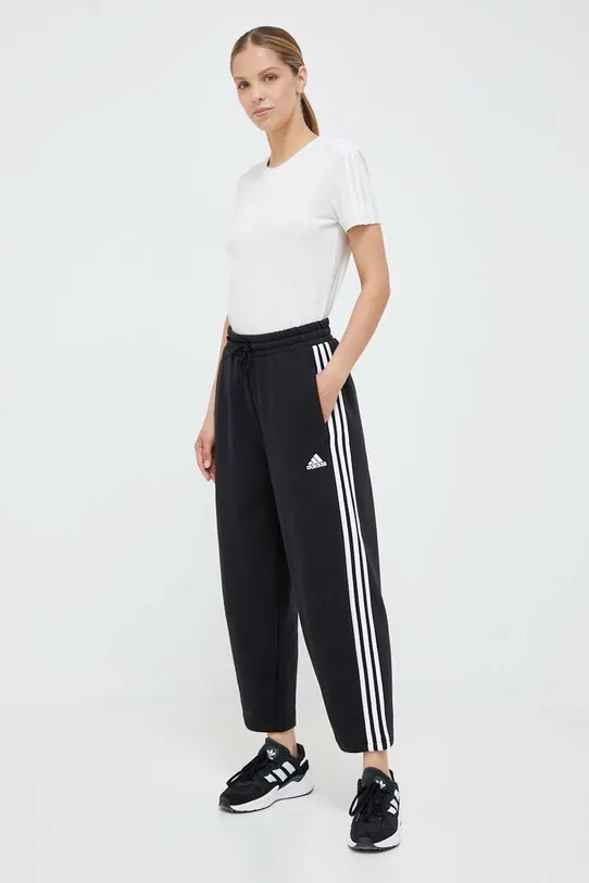 Βαμβακερό μπλουζάκι adidas IM2830 γκρί AW23