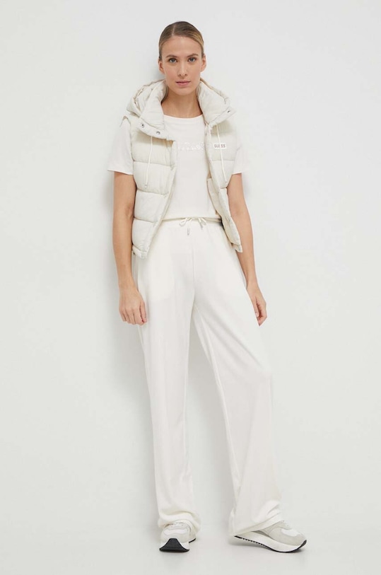 Tričko Guess BRIANA nášivka béžová V3BI11.J1314