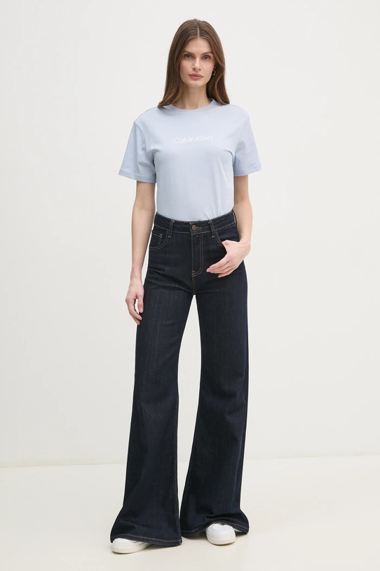Bavlnené tričko Calvin Klein K20K205448 modrá SS25