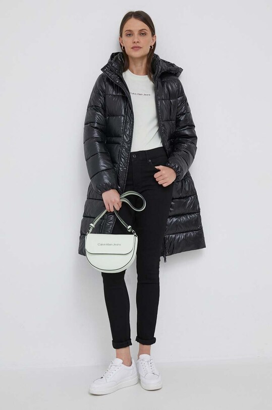 Bombažna kratka majica Calvin Klein Jeans J20J221065 zelena AW23