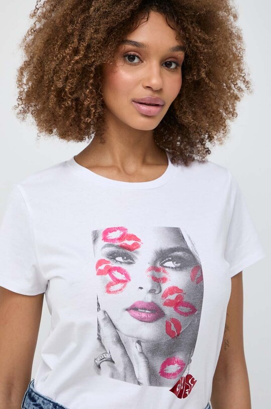 Guess t-shirt bawełniany LIPSTICK KISSES biały W4RI20.K9RM1