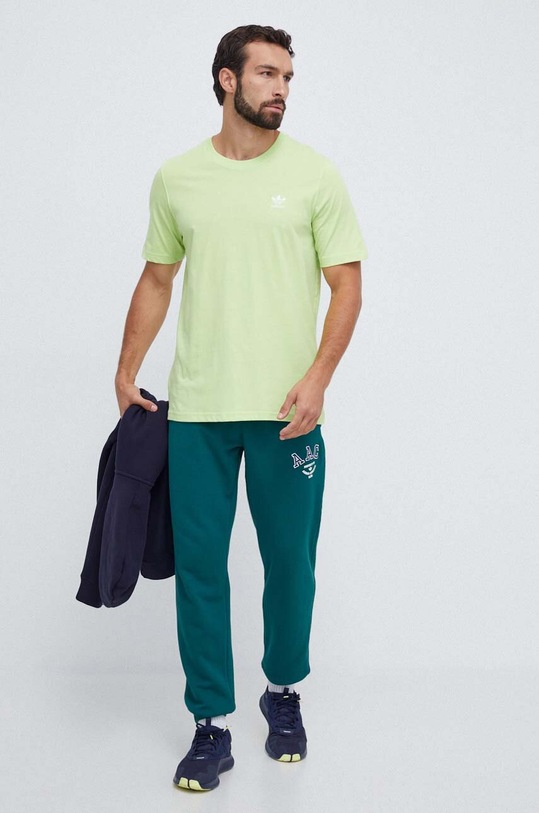 Βαμβακερό μπλουζάκι adidas Originals IL2520 πράσινο AW23